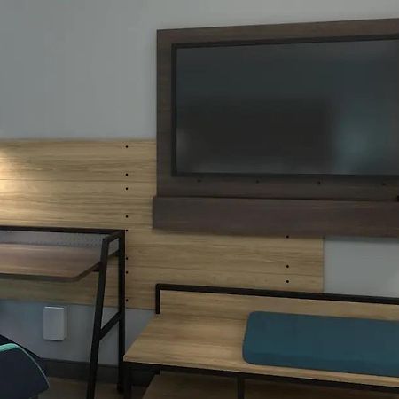 Ramada Conference Center Wilmington Hotel Bagian luar foto